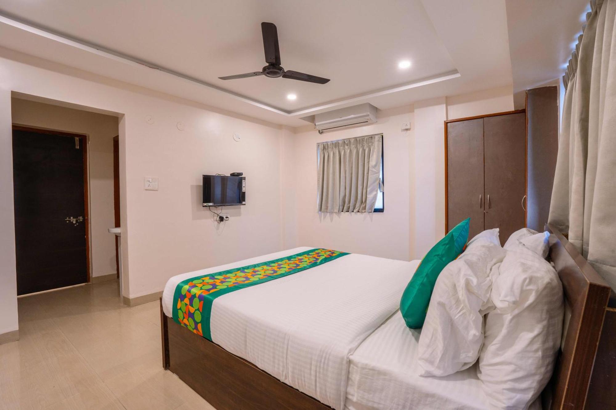 Treebo Royal Comfort Atithi ปูเน่ ภายนอก รูปภาพ