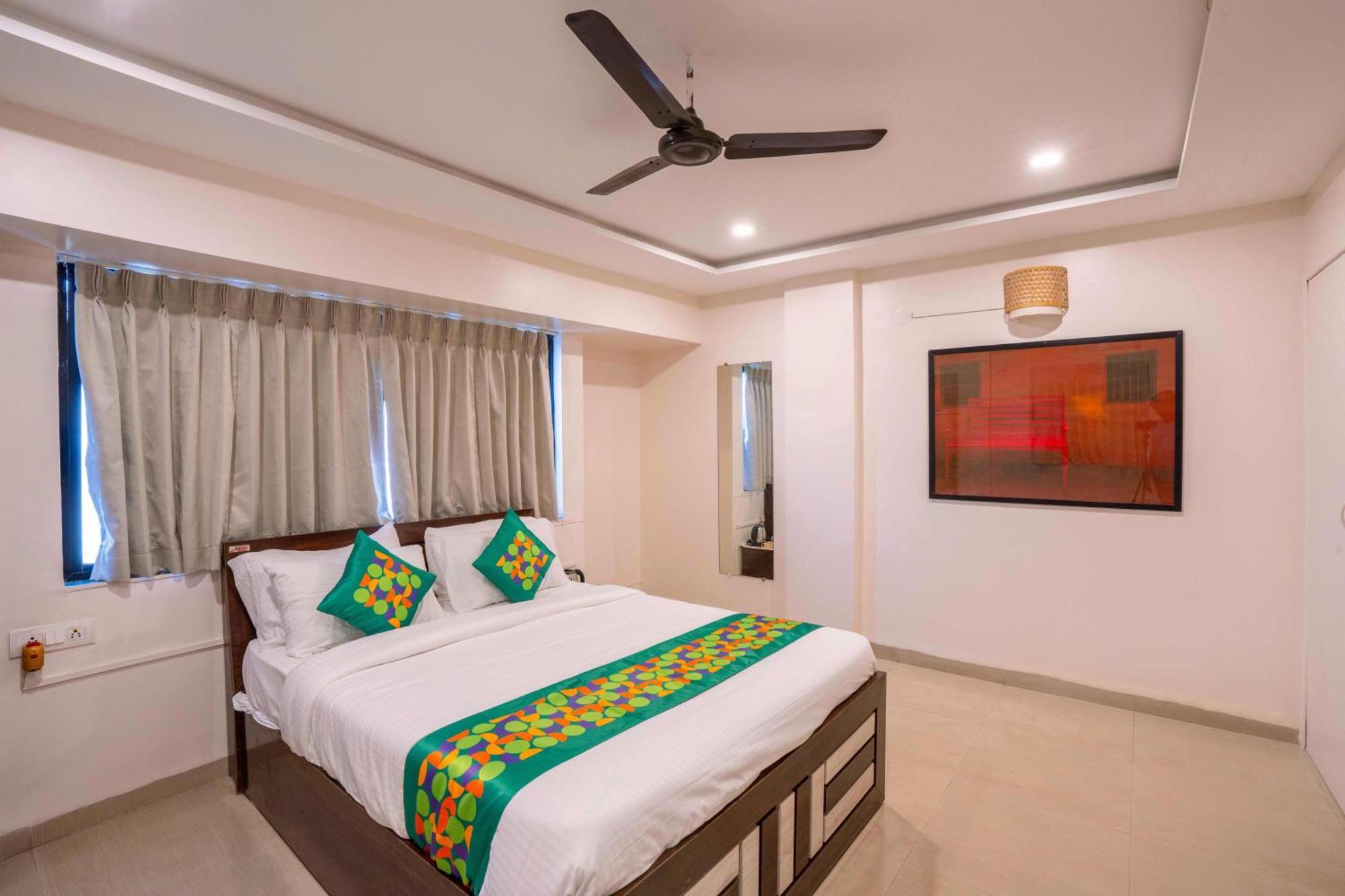 Treebo Royal Comfort Atithi ปูเน่ ภายนอก รูปภาพ