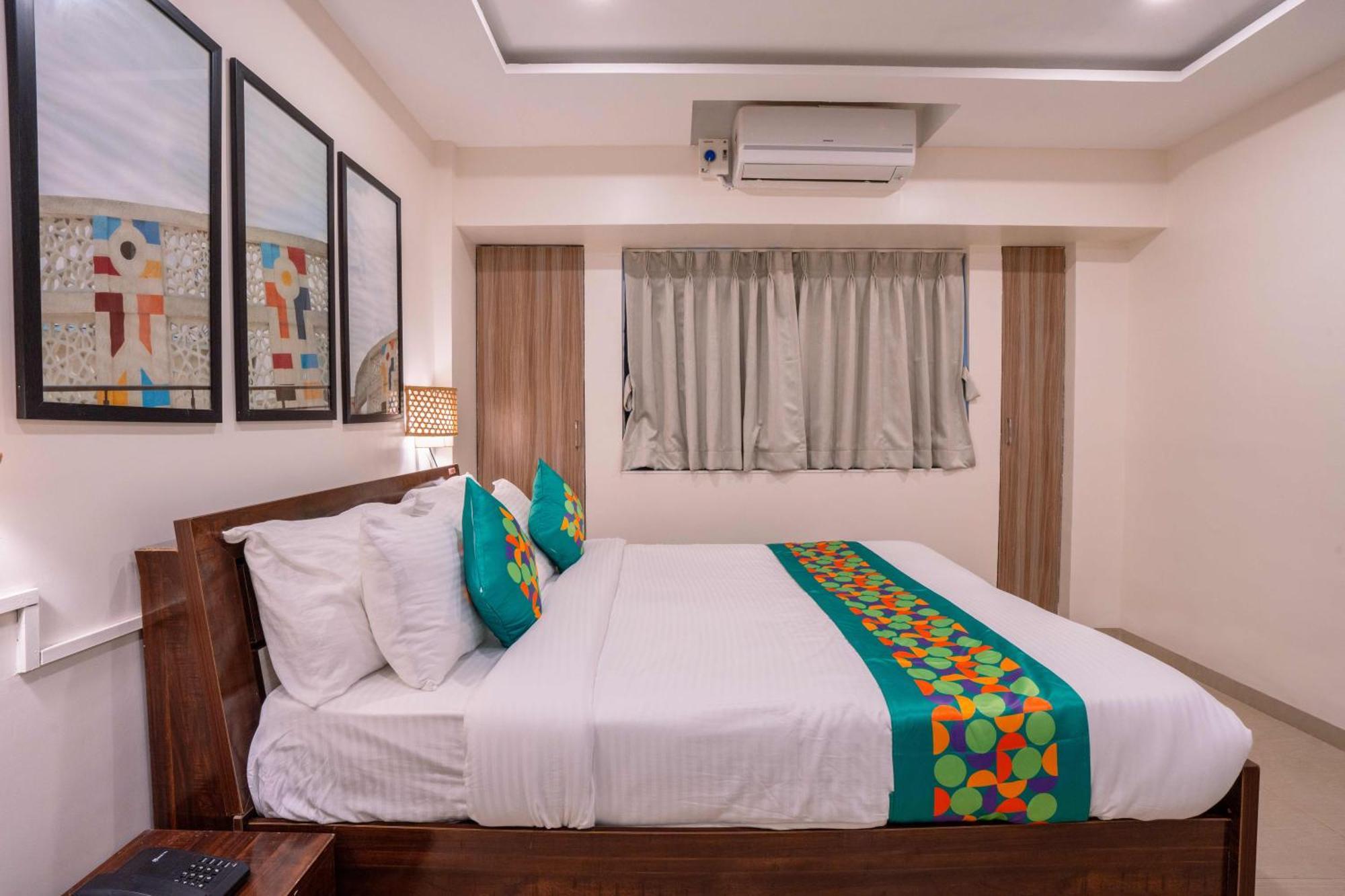 Treebo Royal Comfort Atithi ปูเน่ ภายนอก รูปภาพ
